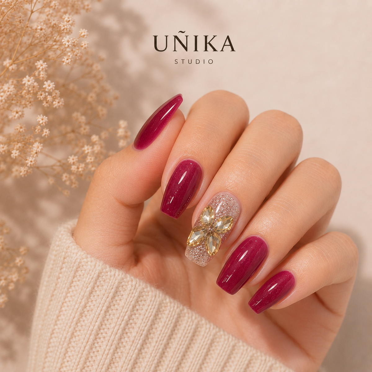 Corona Rubí | Uñas Press On Hechas a Mano