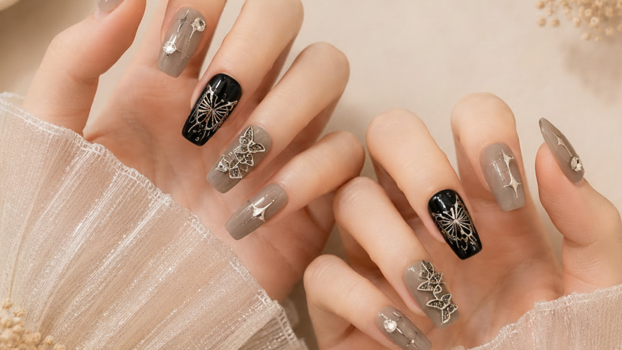 Mariposa Plata | Uñas Press On Hechas a Mano
