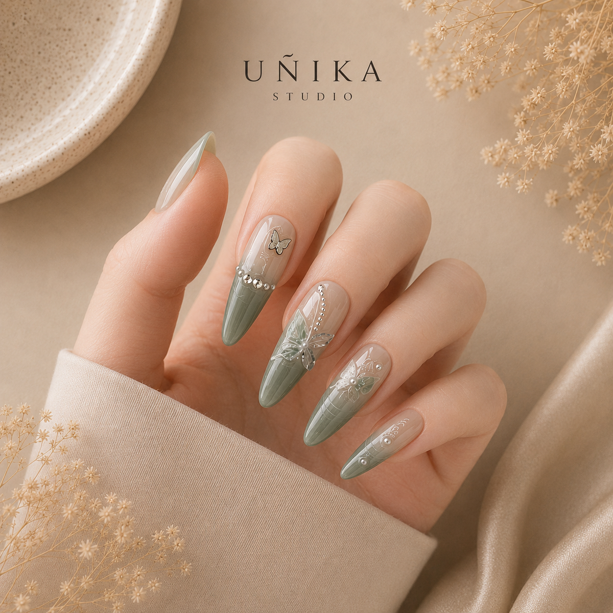 Mariposa de Escarcha | Uñas Press On Hechas a Mano